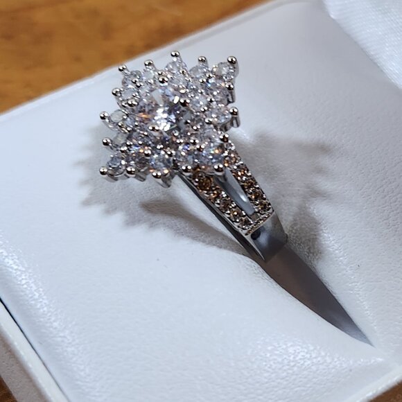 New Womens Simulated Diamond Ring 14kt & 925 Silver Size 8 - Picture 5 of 5